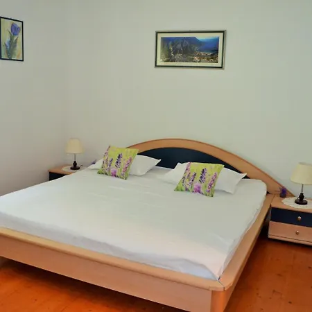 Country Side Getaway, Near The River And Sea