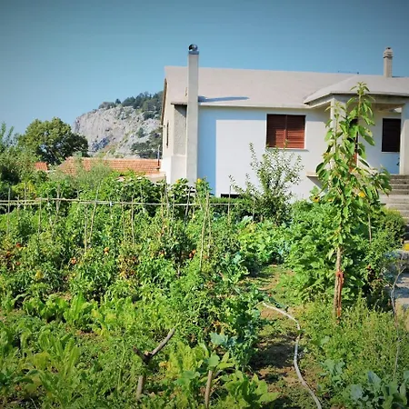 Apartment Country Side Getaway, Near The River And Sea Gata